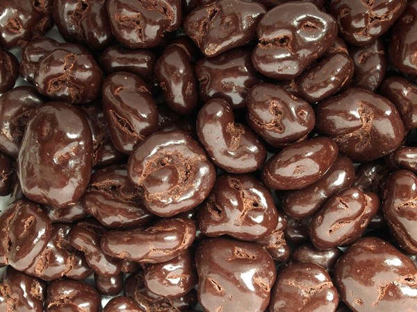 Ořechy a laskominy Vlašská jádra v hořké čokoládě